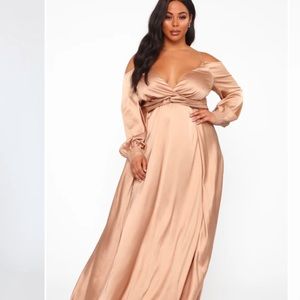 NWT Fashion Nova Mansion Dinner Party Satin Gown